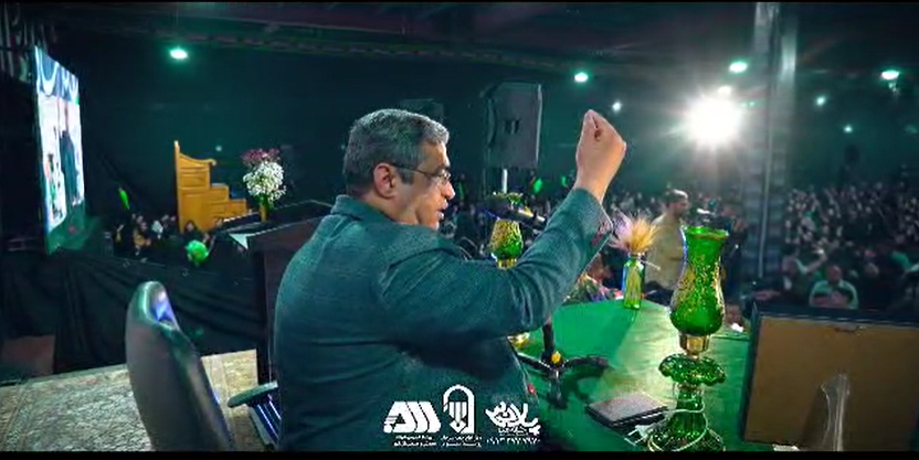 نشست تربیتی دکتر عزیزی با حضور بیش از ۴ هزار نفر از همشریان سیرجانی